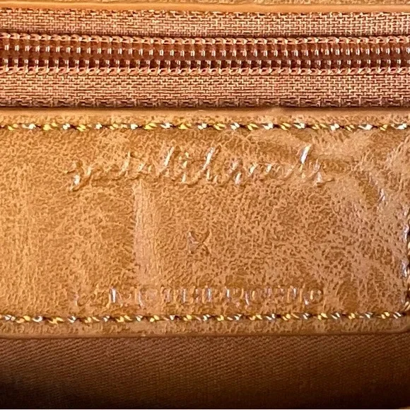 Social Threads x The Motherchic Vegan Leather Crossbody Bag - Picture 5 of 8